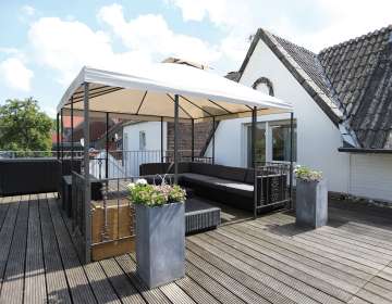 Dachterrasse mit Pavillon